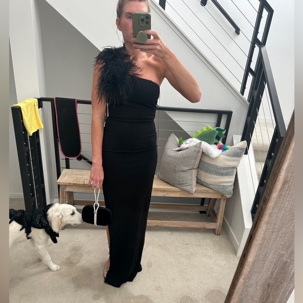 Windsor Patricia Crepe Black One Shoulder Marabou Feather Slit Formal Gown S - Picture 10 of 11